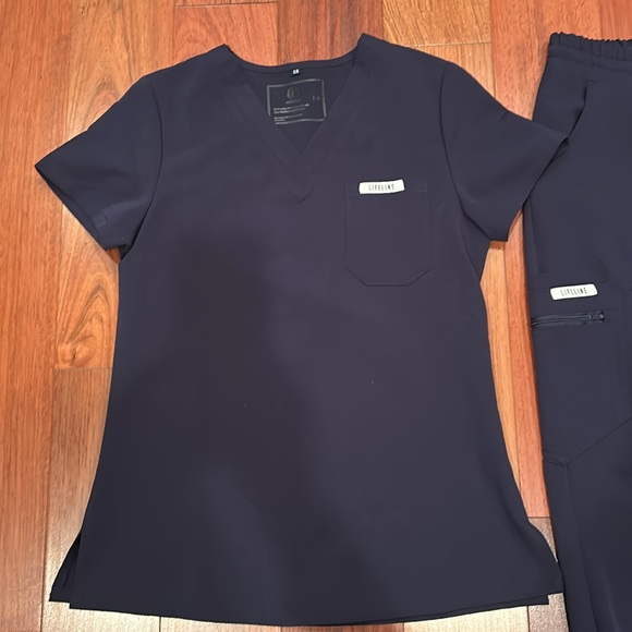 Ladies size XS Navy Scrub jogger set - Picture 2 of 13